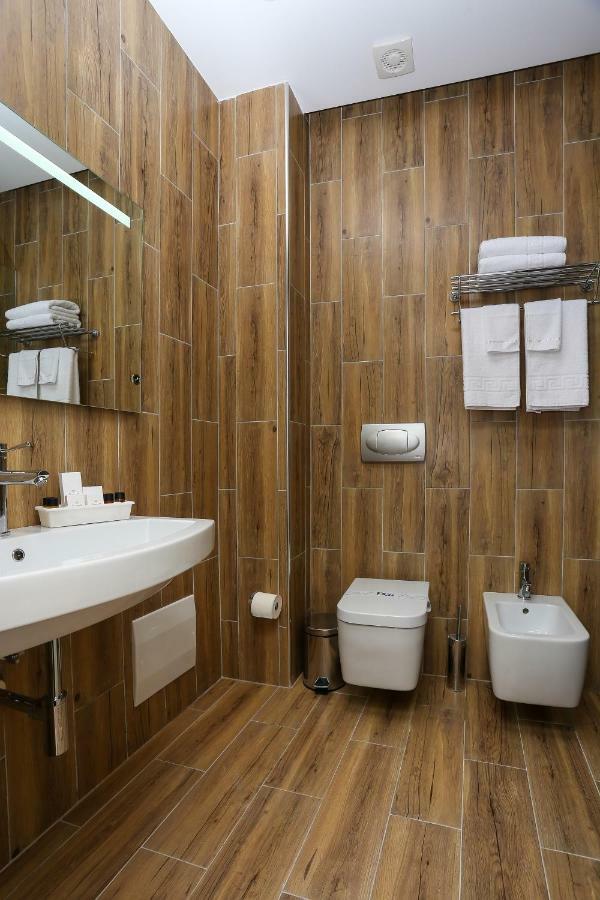 Emerald Boutique Hotel Tirana Extérieur photo