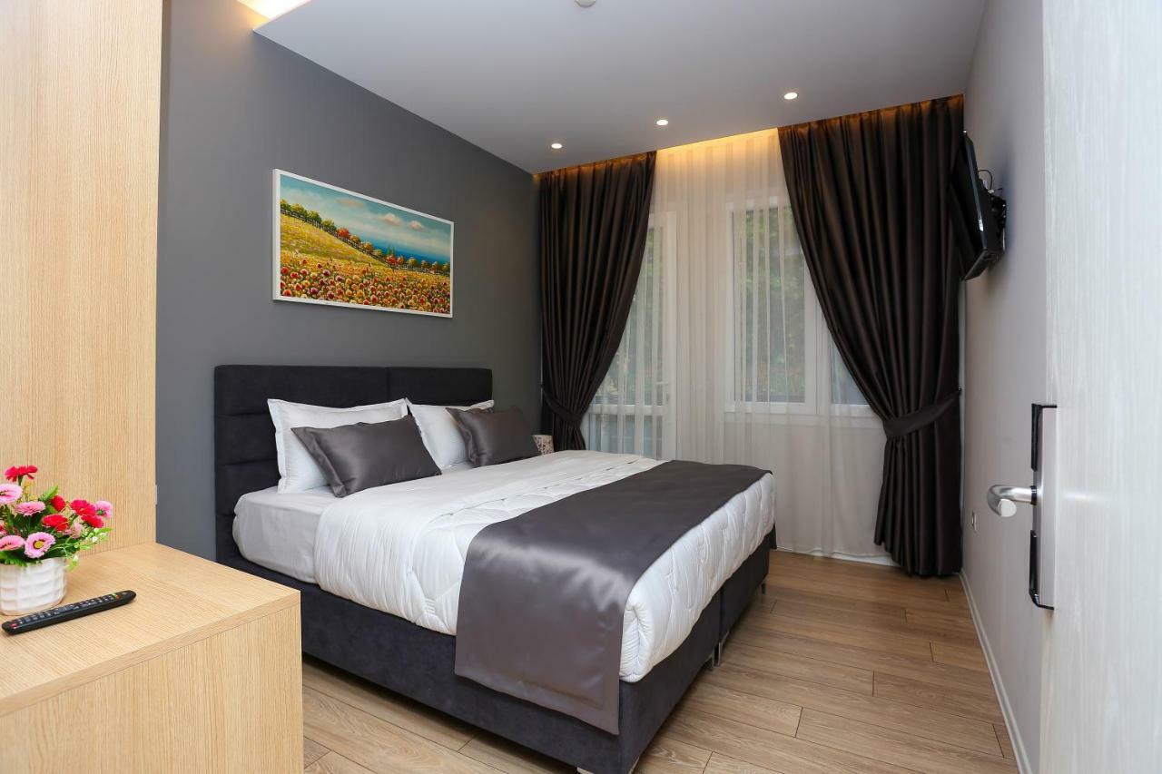 Emerald Boutique Hotel Tirana Extérieur photo