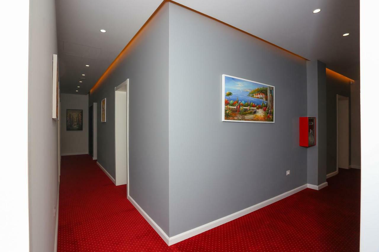 Emerald Boutique Hotel Tirana Extérieur photo