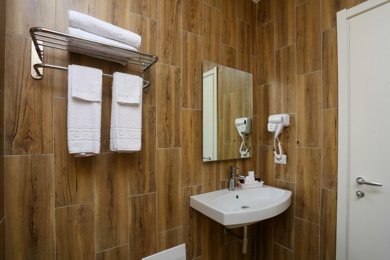Emerald Boutique Hotel Tirana Extérieur photo
