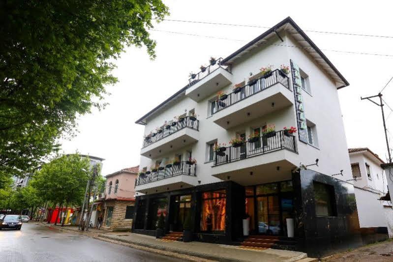 Emerald Boutique Hotel Tirana Extérieur photo