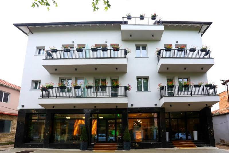 Emerald Boutique Hotel Tirana Extérieur photo