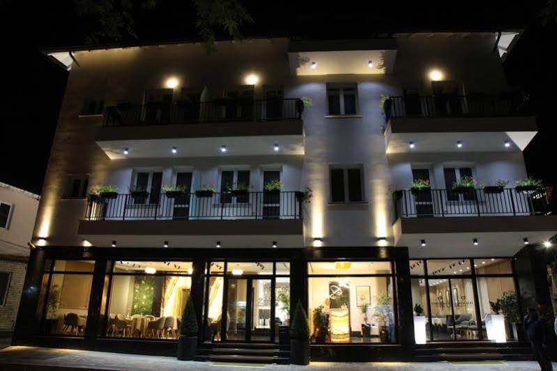 Emerald Boutique Hotel Tirana Extérieur photo